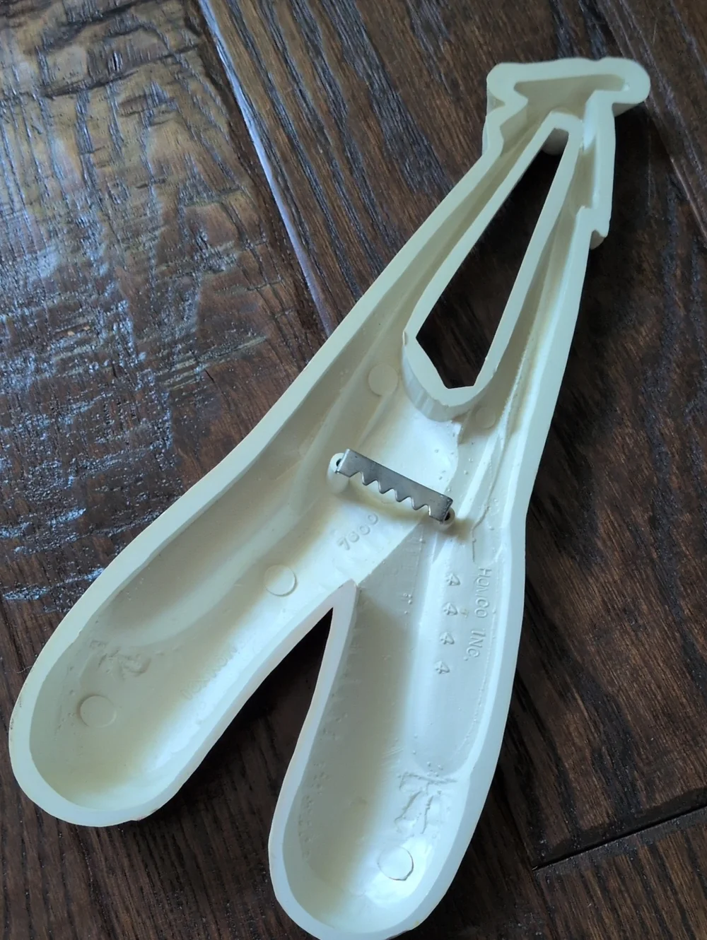 HOMCO I Vintage Pink Pointe Ballet Slippers Shoes Wall Hanging Ballerina Decor